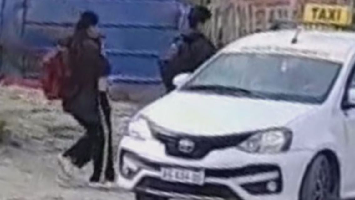 Así se iba la mamá del nene que murió, "en medio del velorio"