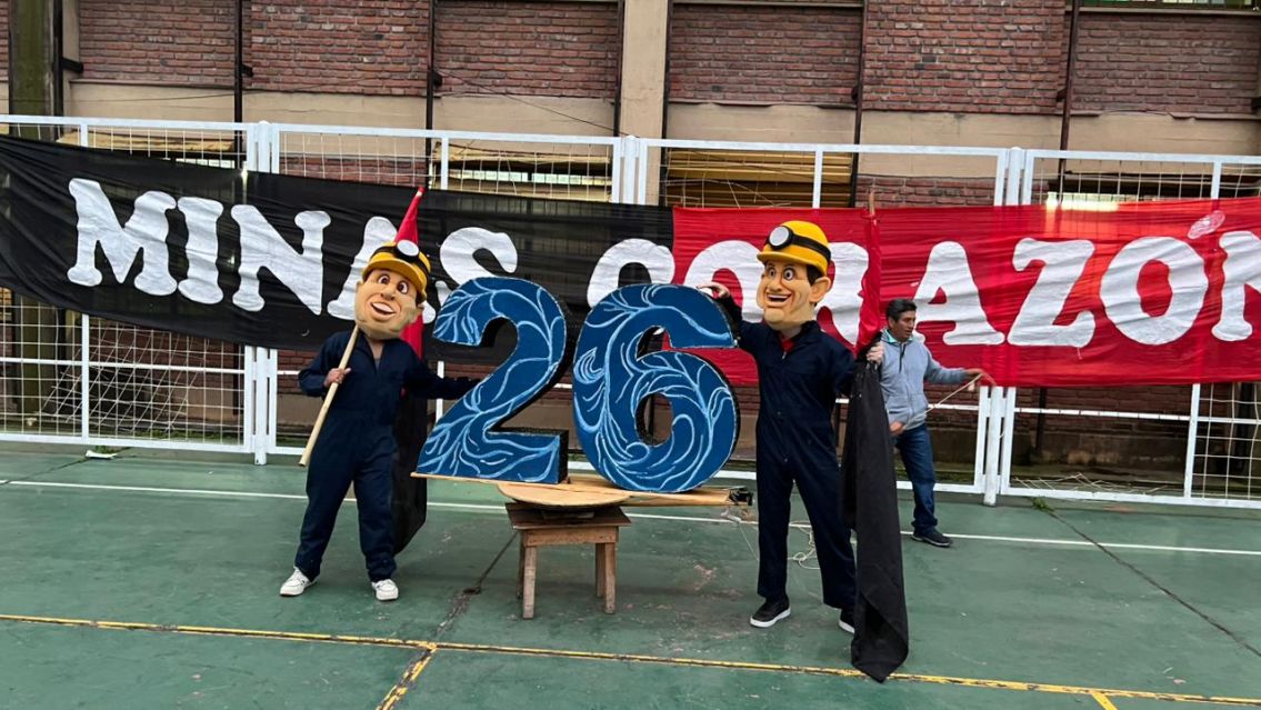 Color, baile y emoción: la promo 2026 de Minas la rompió toda