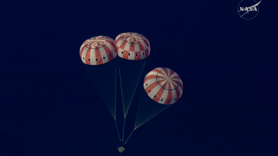 Histórico: Artemis II amerizó con éxito tras orbitar la Luna