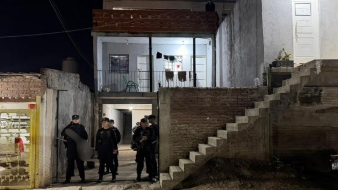 Sicarios mataron a un hombre mientras dormía en su cama: balacera total