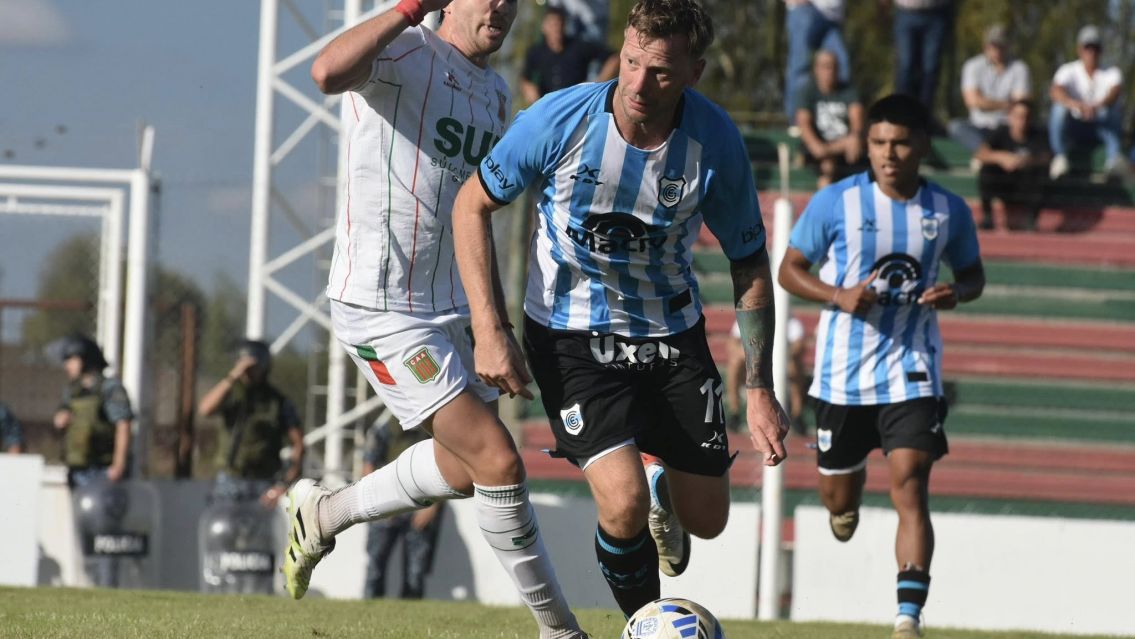 Tras el esc�ndalo, el Lobo vuela alto: gan� y sigue liderando la zona