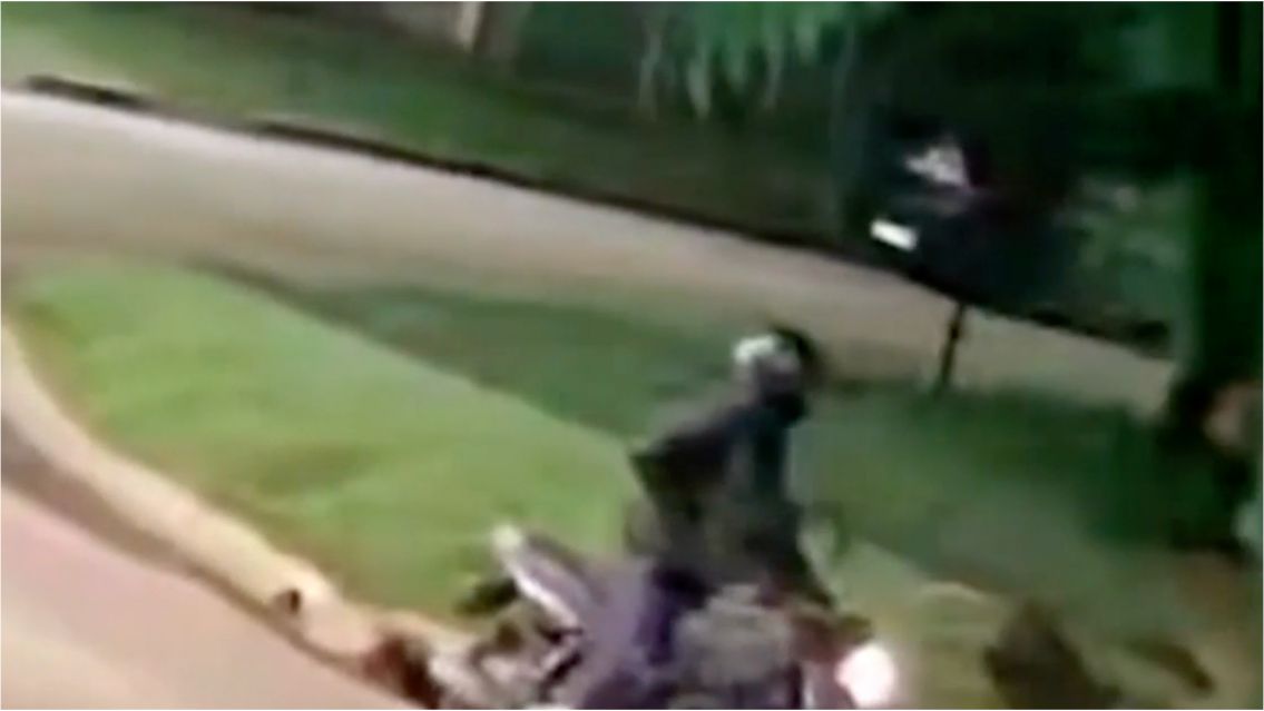 Sali� rumbo al trabajo, lo asaltaron motochorros y muri� en plena calle