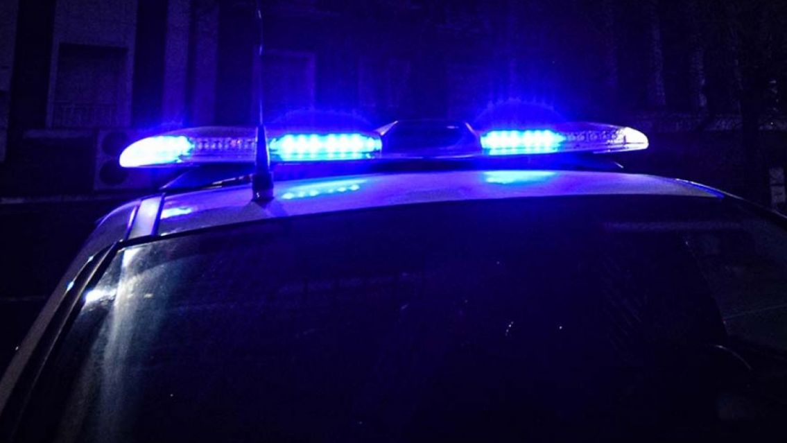 Muri� una joven al caer de un colectivo: se le trab� la mochila y fue atropellada