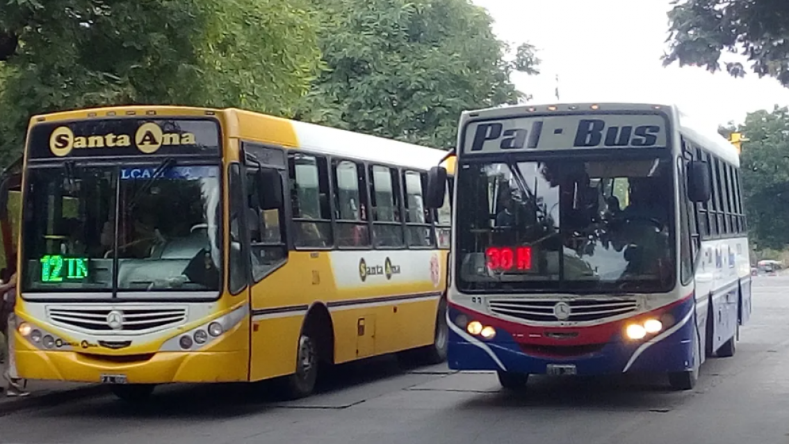Colectivos en crisis: denuncian reducción de frecuencias y largas esperas en Jujuy