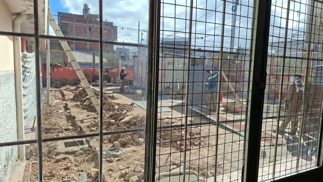 La directora de la escuela Lamadrid responde a los reclamos: aseguran que hay controles y medidas de seguridad