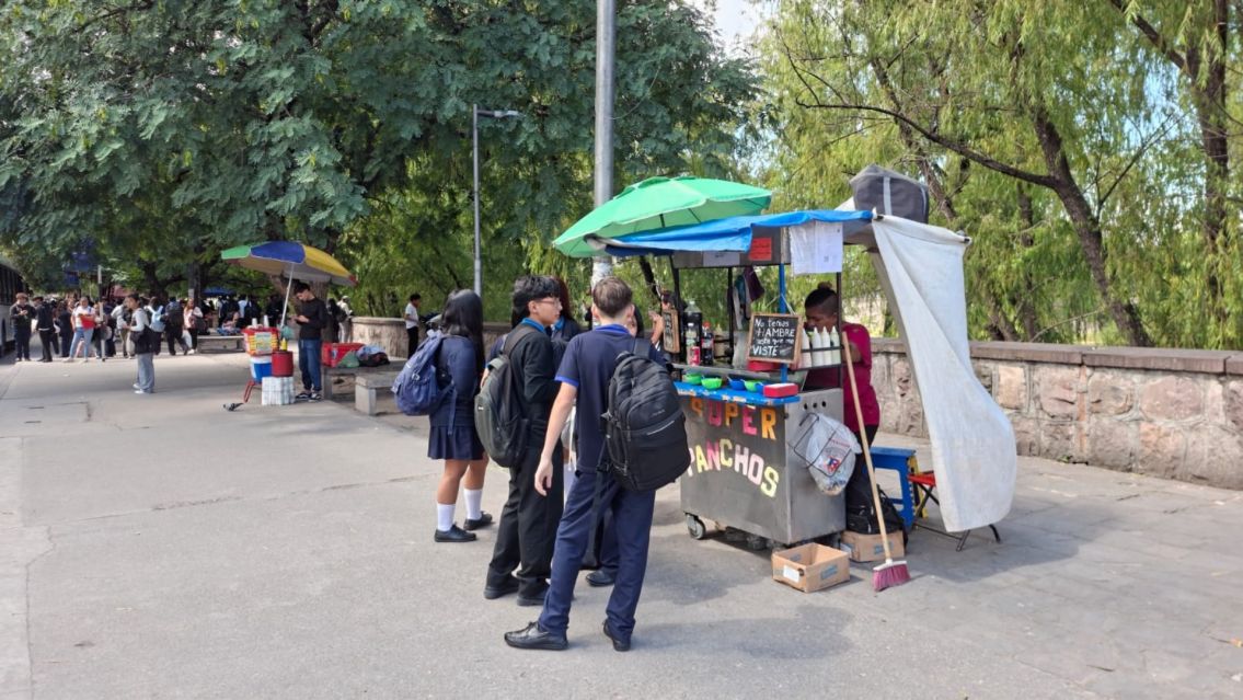 Vendedores ambulantes en alerta: temen ser reubicados y perder sus ingresos