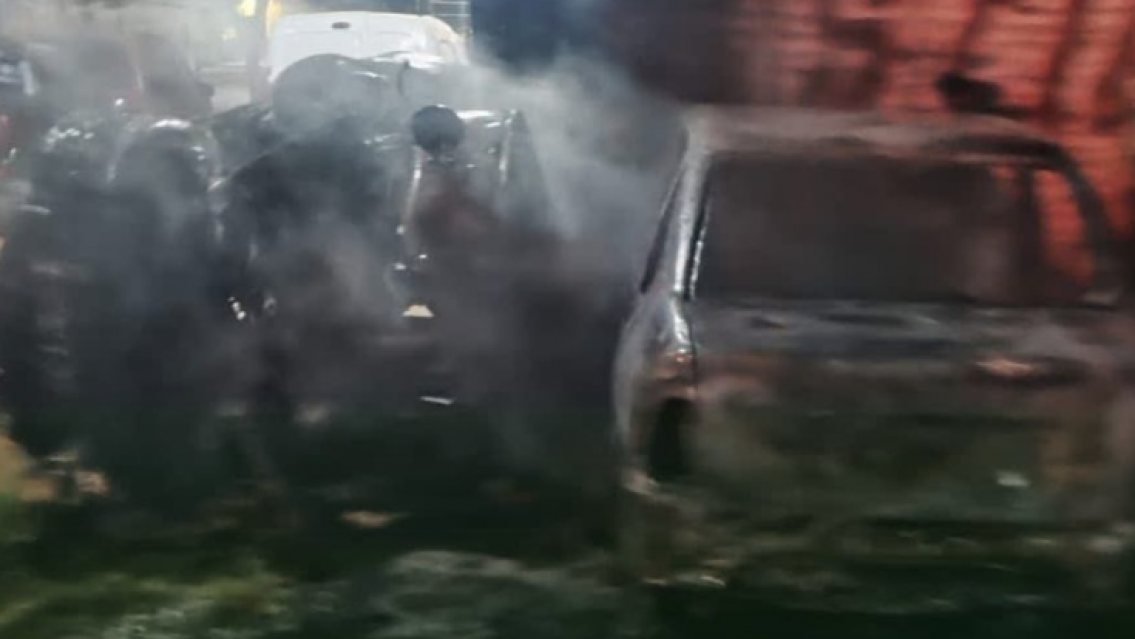 Volvieron los quemacoches a Jujuy: dos vehículos prendidos fuego