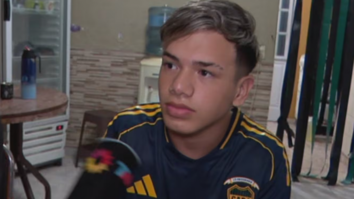 Su compa�era lo atac� con un cuchillo y sobrevivi�: "No quer�a que hable con chicas"