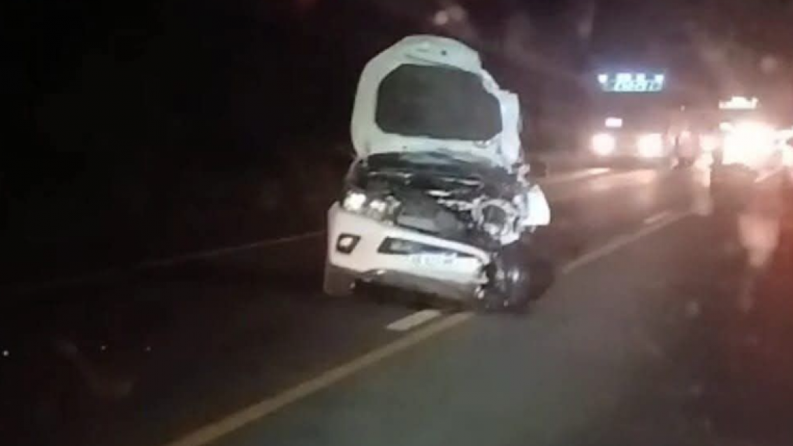 Impactante choque fatal: una camioneta embisti� a un motociclista y lo mat�