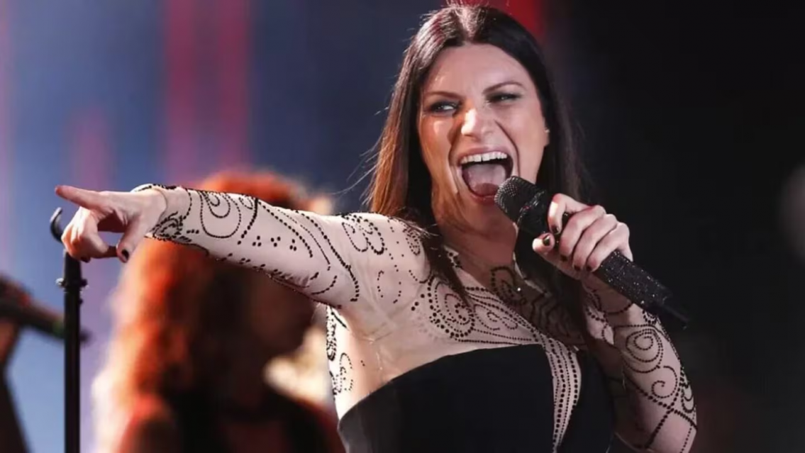 Laura Pausini se re calentó, se enojó con su público y hubo una crítica a los influencers