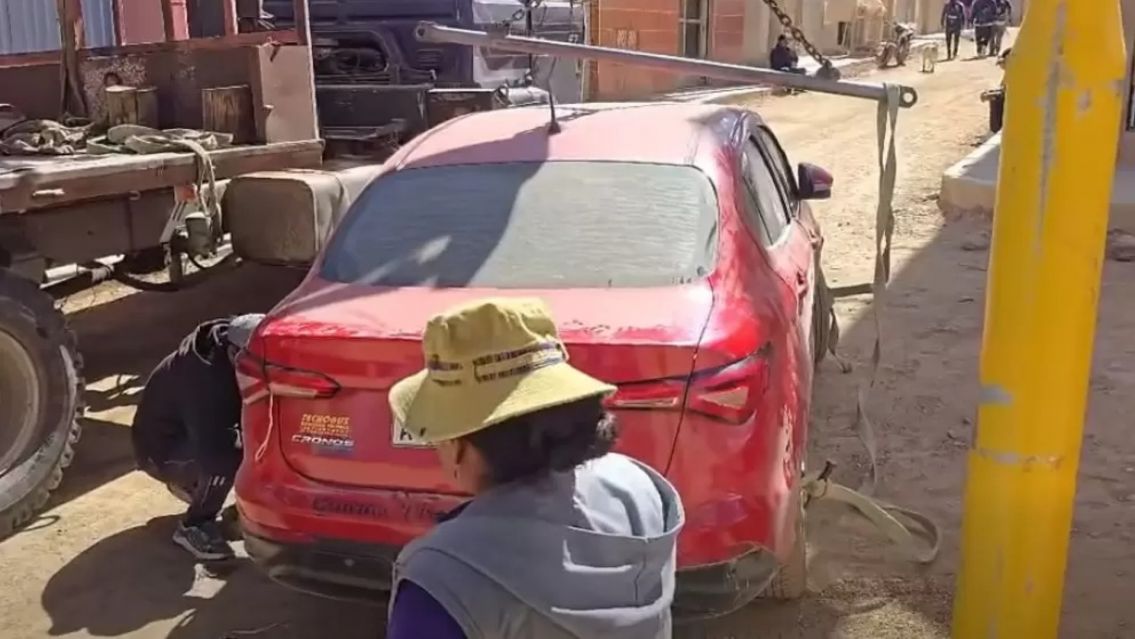 Juje�os cruzaron a Bolivia por un paso ilegal y les secuestraron el veh�culo