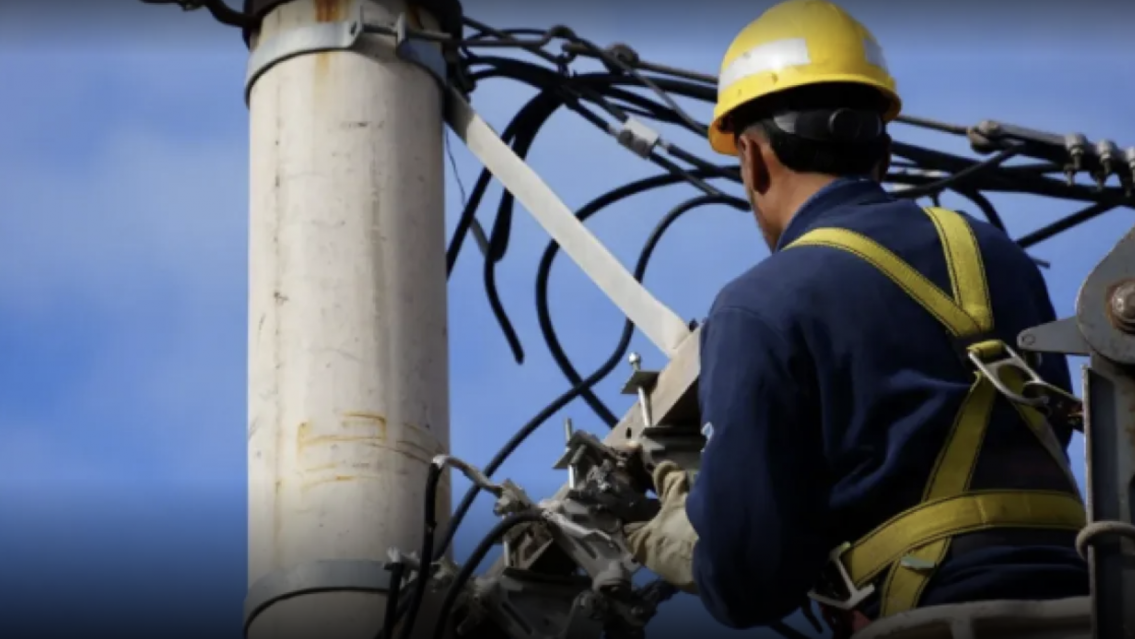 ATENCIÓN SAN PEDRO: se corta la luz, a cargar el celu