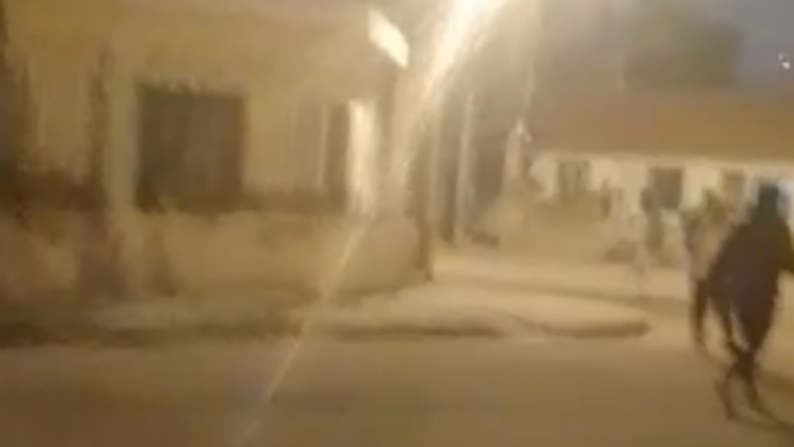 Batalla campal, corridas y lluvia de piedras entre dos barrios del norte: de terror