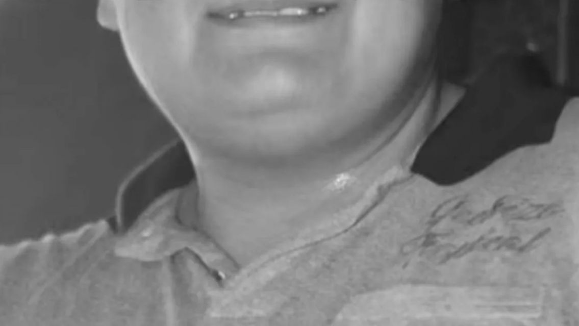 Muri� un querido m�sico de la movida tropical tras descompensarse en pleno show