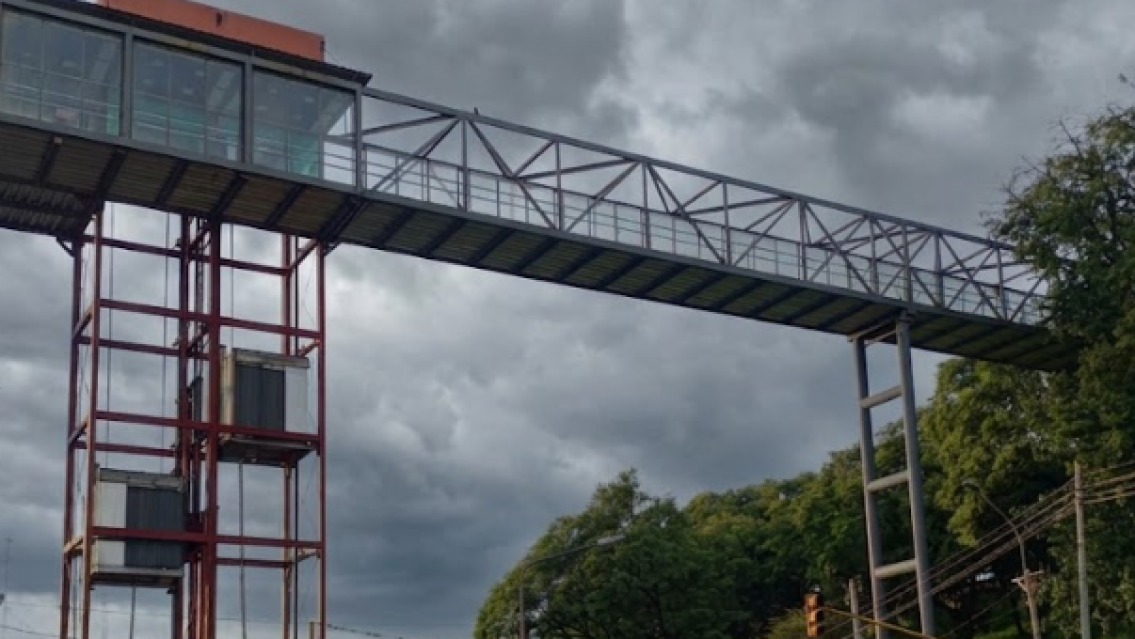 Tensi�n en el ascensor: chispazo y corte de luz