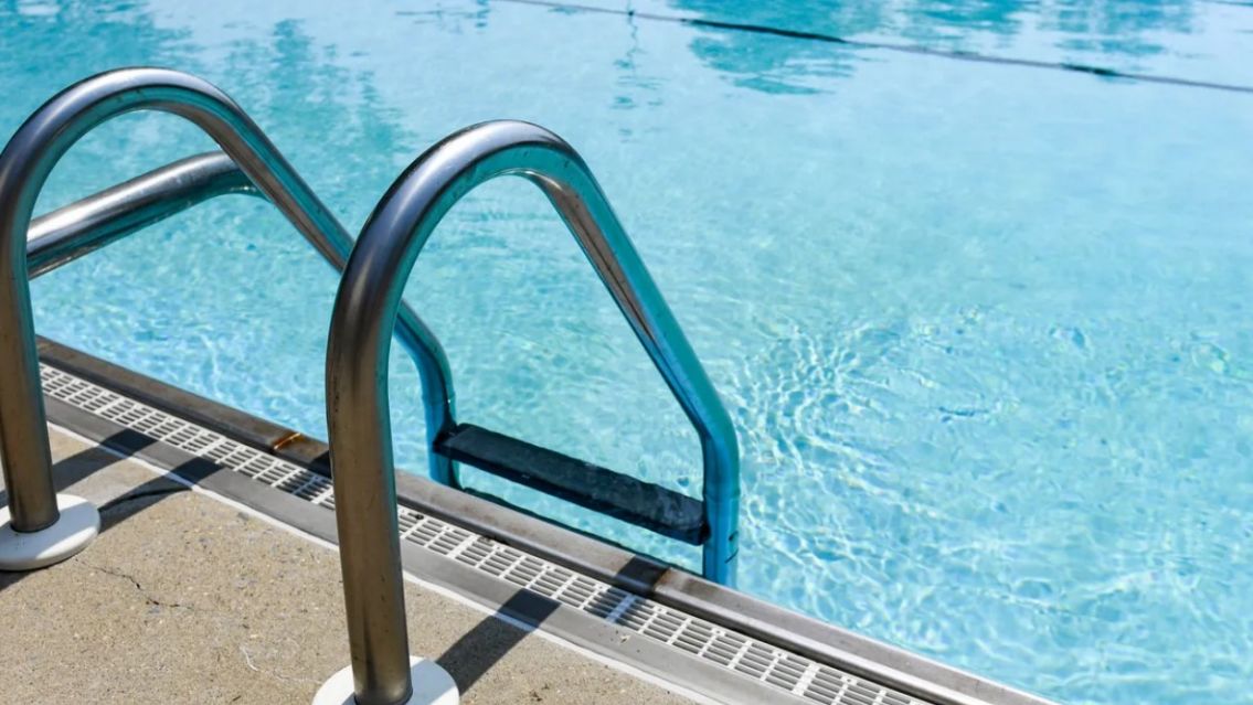 Tragedia en un pileta terap�utica: muri� una nena con discapacidad