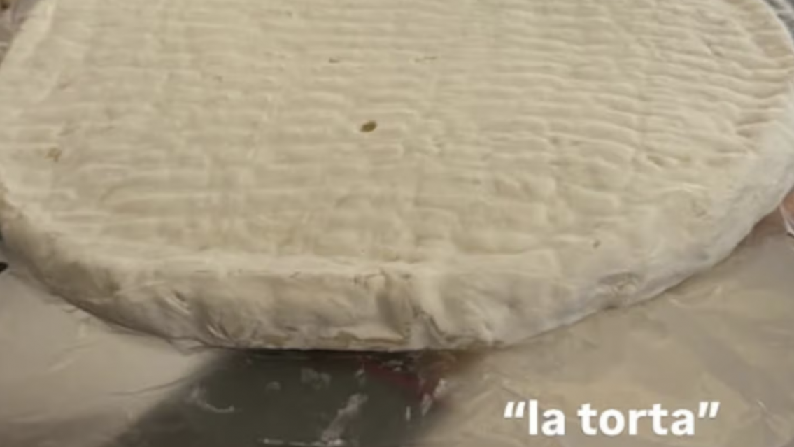 "Torta brie": nueva tendencia entre los famosos, ideal para los que gustan de lo salado