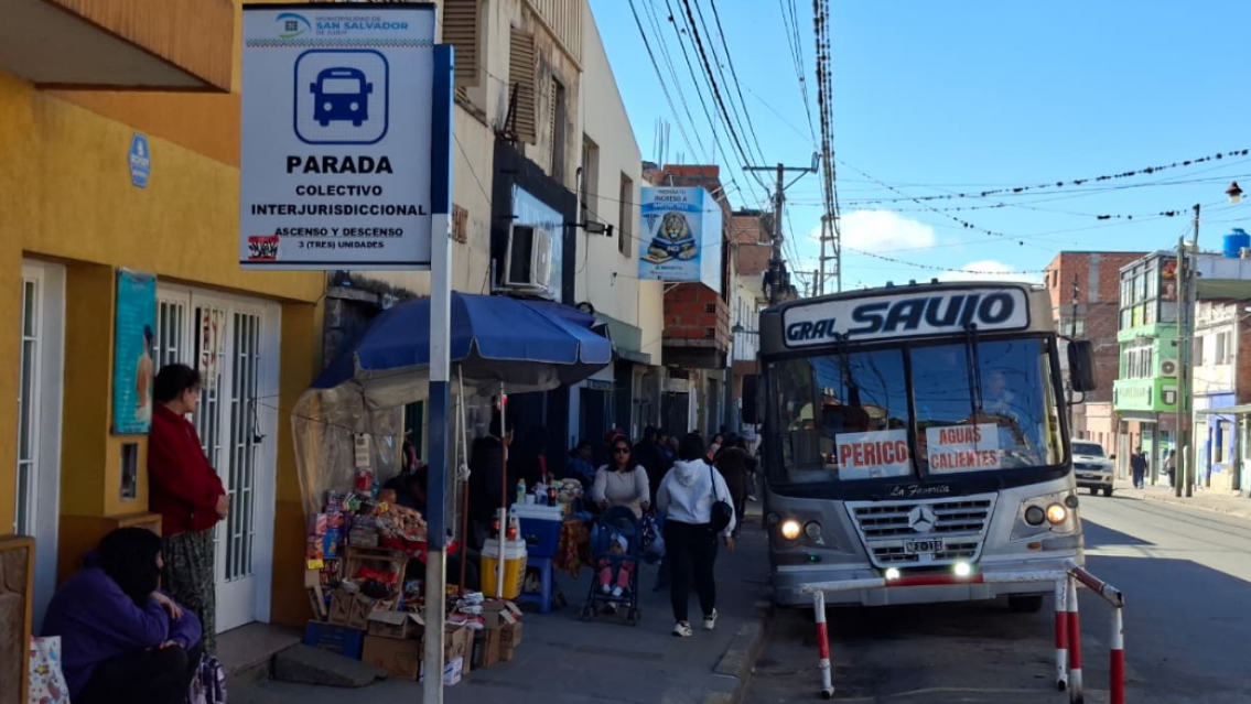 El calvario de esperar el bondi en Jujuy: piden que vuelvan las paradas a la Yrigoyen