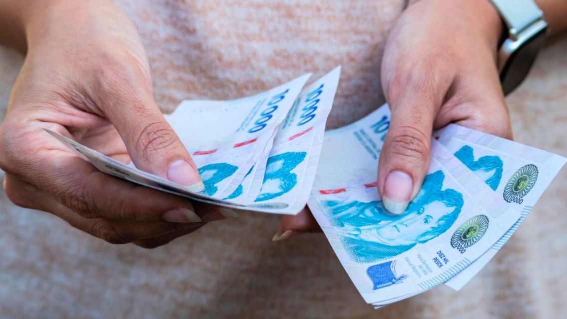 Atención: varios trabajadores cobrarán un "doble bono" este mes