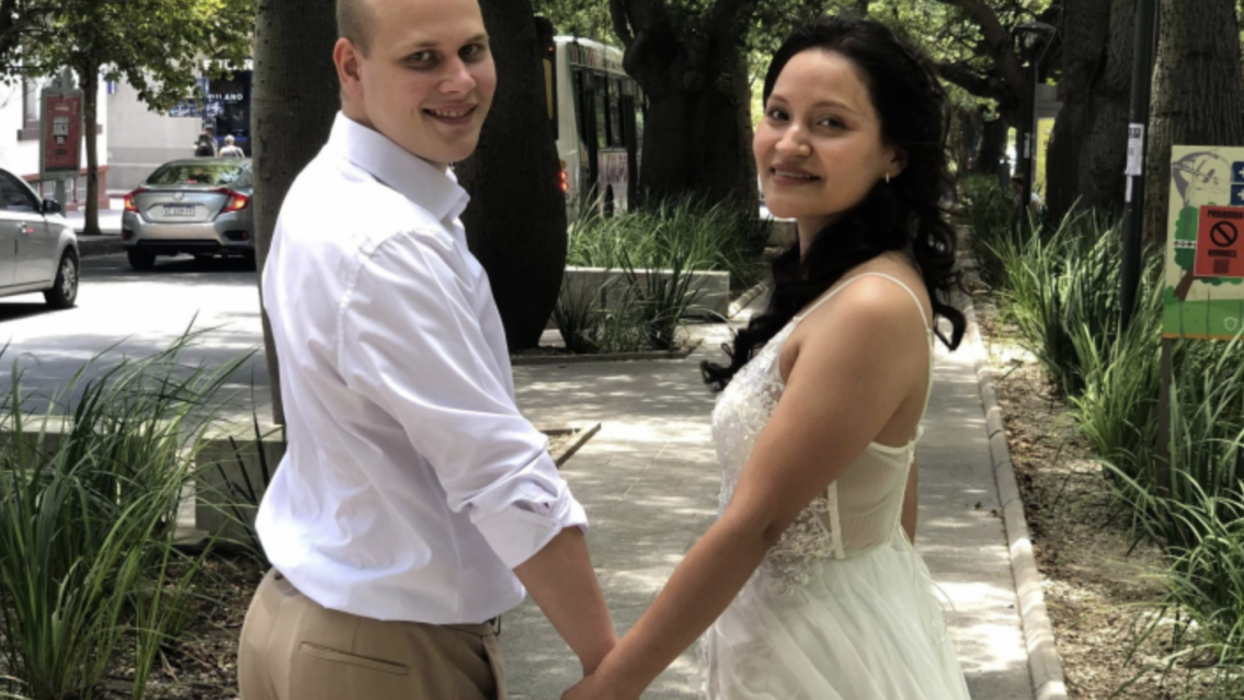 Un alem�n y una juje�a se flecharon en nuestro pa�s y �l "se la llev�"