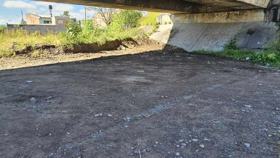 Avanzan obras h�dricas de limpieza y desmalezado en San Salvador, San Pedro y La Mendieta