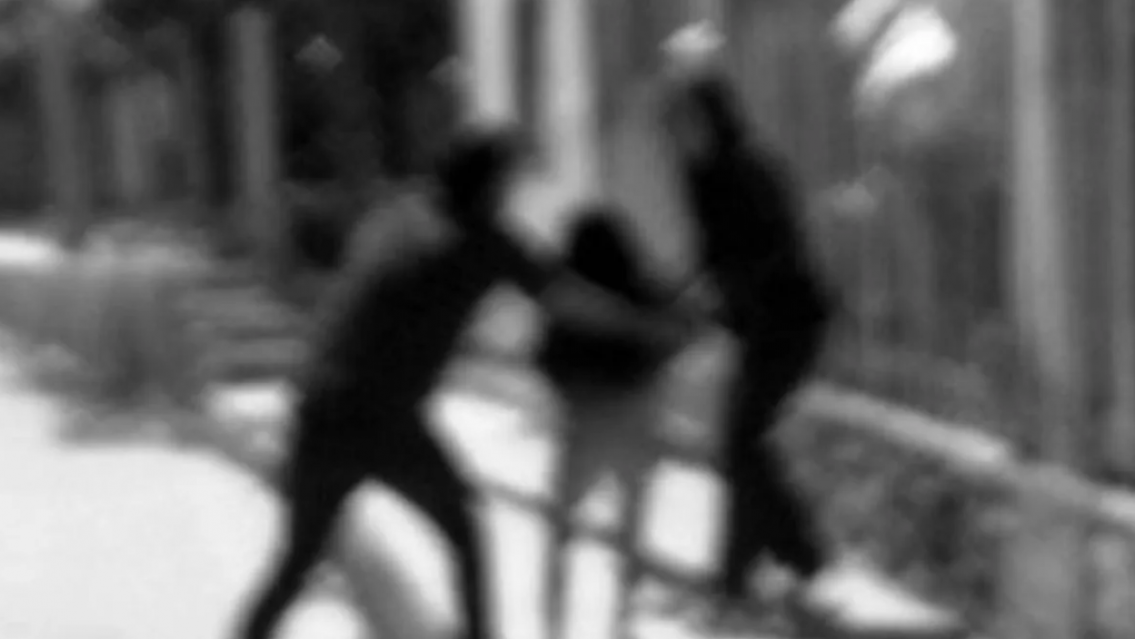 Adolescente de 14 años saltó de una camioneta en movimiento para escapar de un secuestro