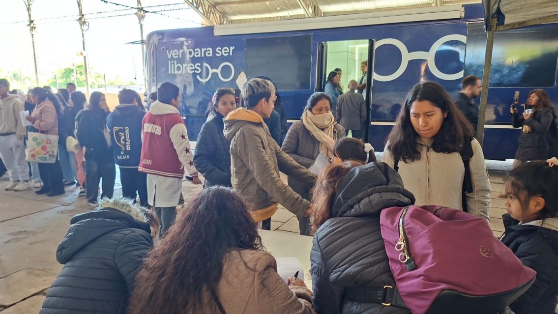 Anteojos gratis en Jujuy: se agotaron todos los cupos en la capital