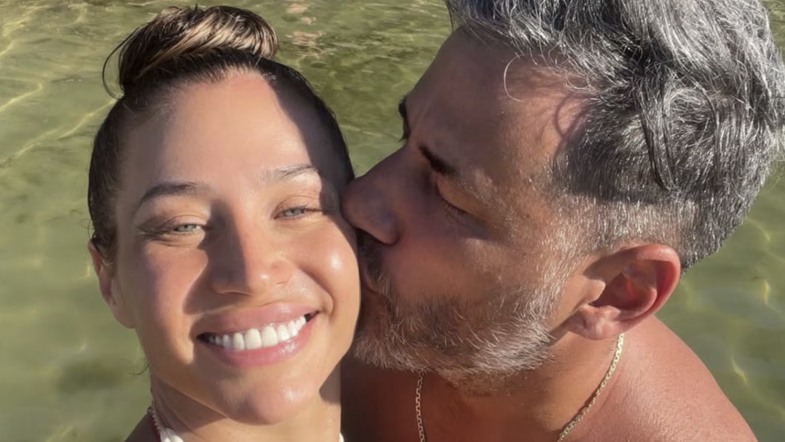El ex de Adabel Guerrero tambi�n fue visto con otra mujer: sonrisa de oreja a oreja