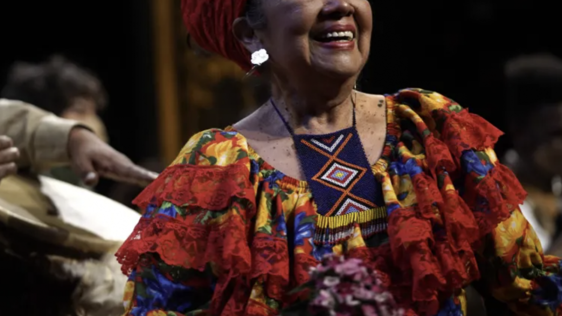 Quién era la artista tropical por la que todos lloran: con ella murió un estilo