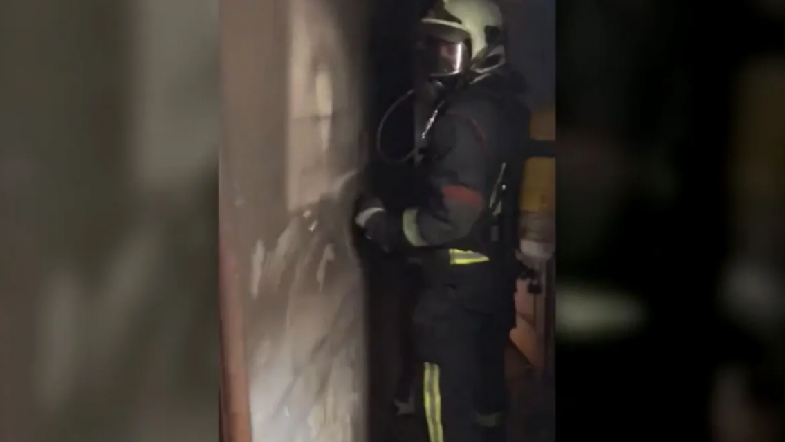 Jujeño volvió re machado y violento, su pareja se encerró y él le prendió fuego a la pieza