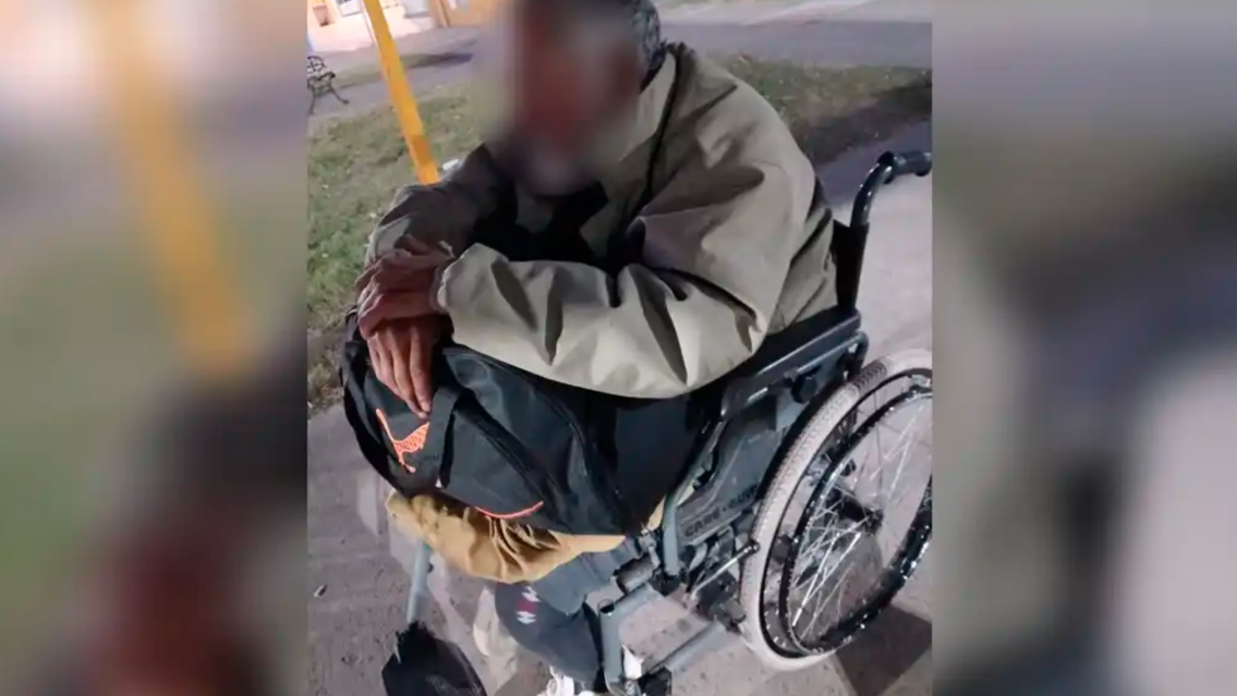 Le robaron todo a un Juje�o en silla de ruedas: qued� varado en una terminal de Santa Fe
