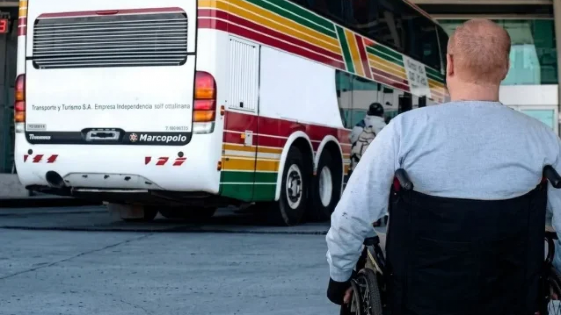 Cómo deben hacer las personas con discapacidad para poder viajar gratis