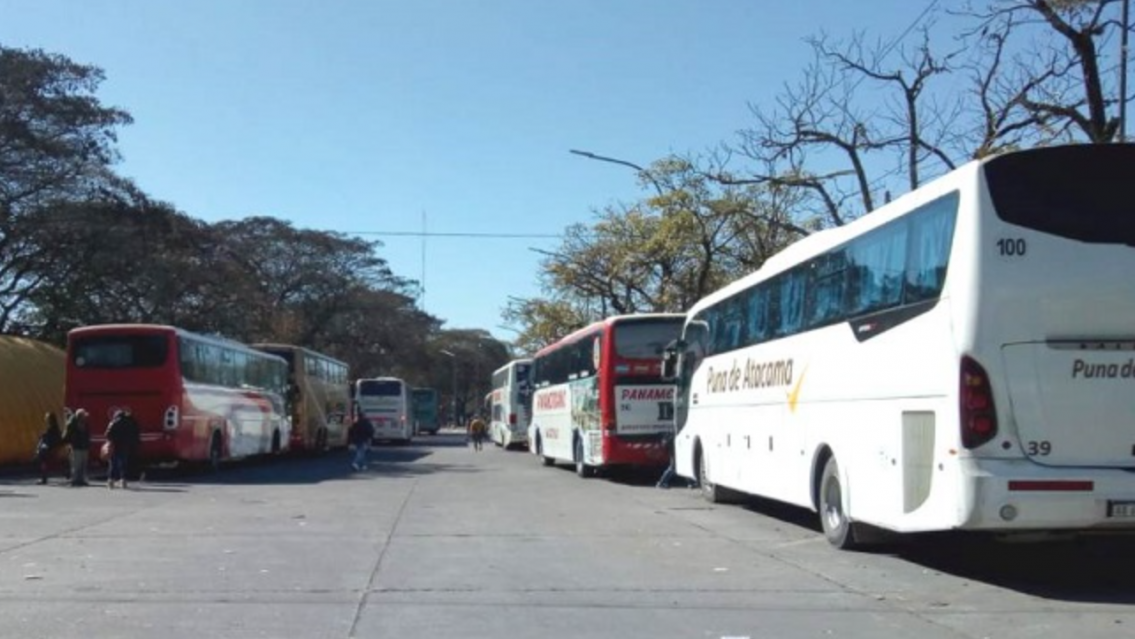 Otro golpe al bolsillo en Jujuy: se viene un nuevo aumento en el transporte de media distancia