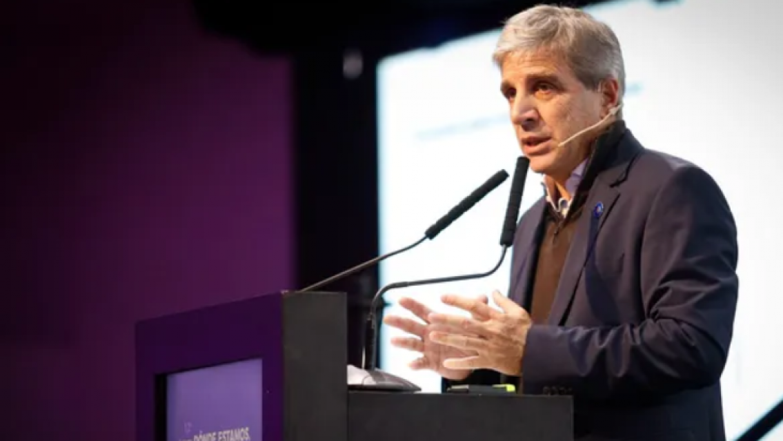 Caputo aseguró que Milei ganará "cómodamente" y pronosticó fuerte crecimiento económico