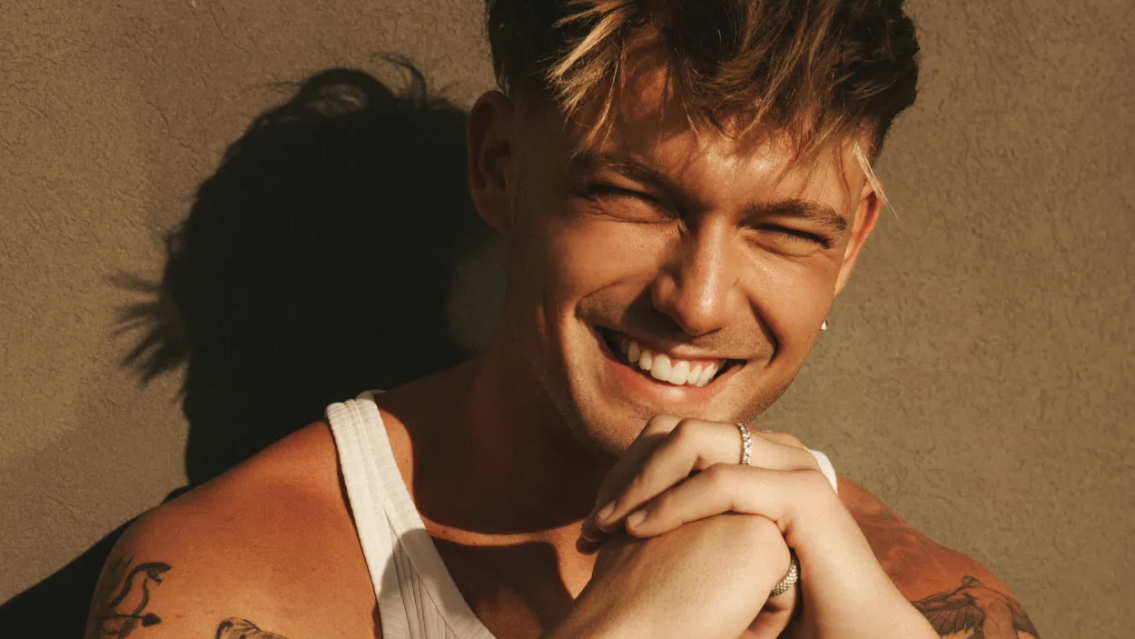 La nueva conquista de Ian Lucas es igualita a Evangelina Anderson