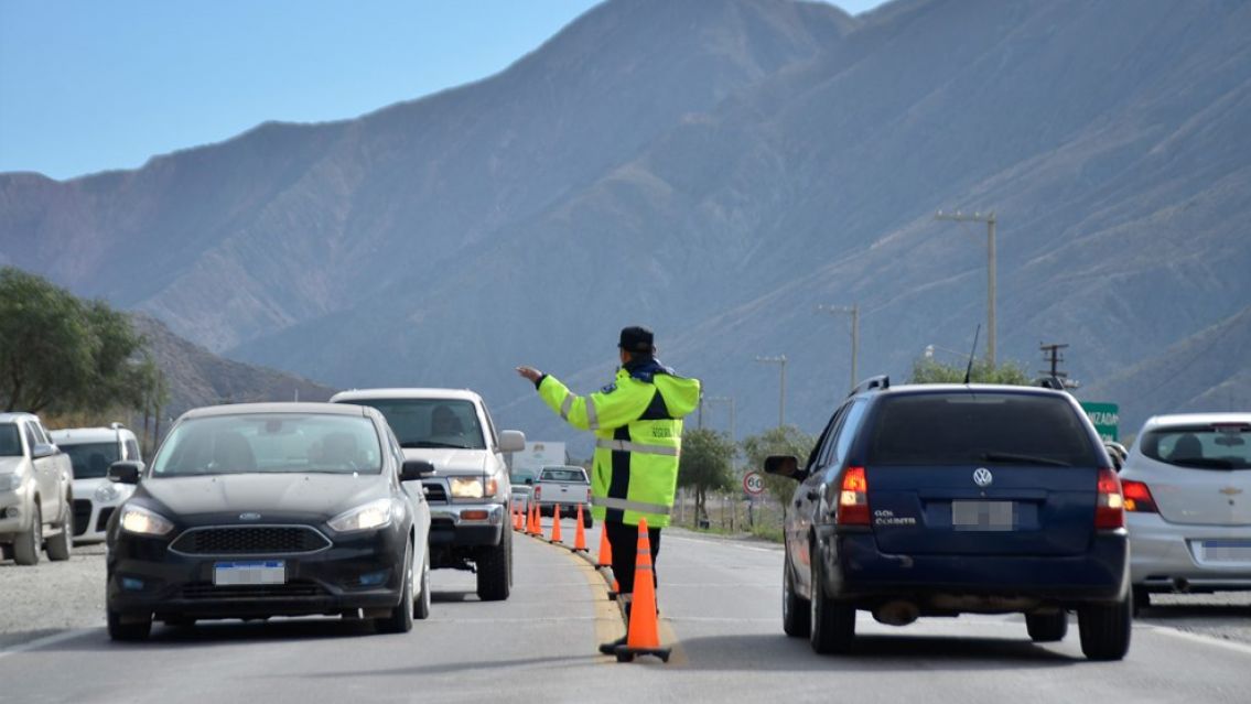 Cortes y desv�os en Jujuy: un cami�n gigante complicar� el tr�nsito este s�bado