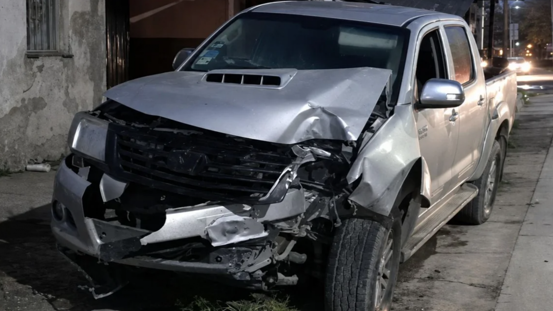 Jujeño manejaba machado a alta velocidad, se fue a la vereda y destruyó una casa