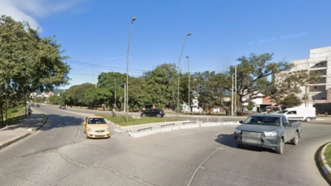 Terror en pleno centro de Jujuy: lo apu�alaron por un celular