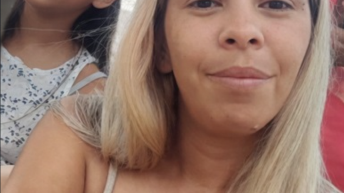 Salieron a la luz fotos de Agostina con su familia antes de desaparecer
