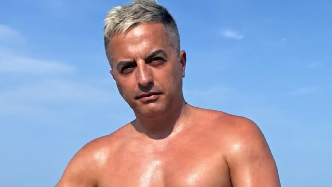 �Se hizo una abdominoplast�a? �ngel De Brito se mostr� en la playa