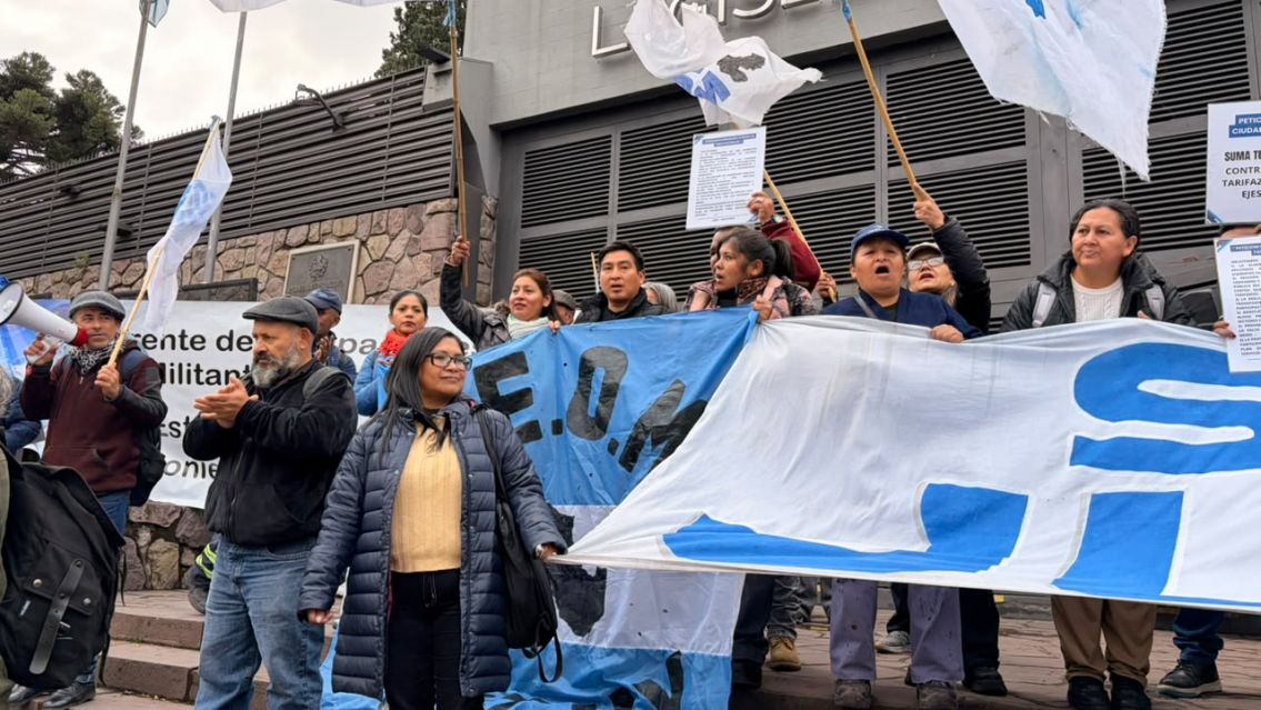 Presentaron 11 mil firmas contra EJESA y piden revisar la concesión de la empresa