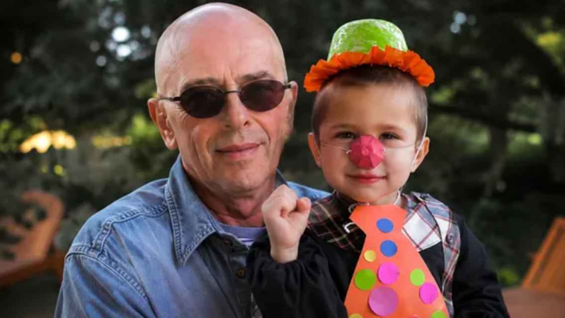 Trabaja todos los días y dona su sueldo: el hijo del Indio Solari y una vida lejos de los lujos