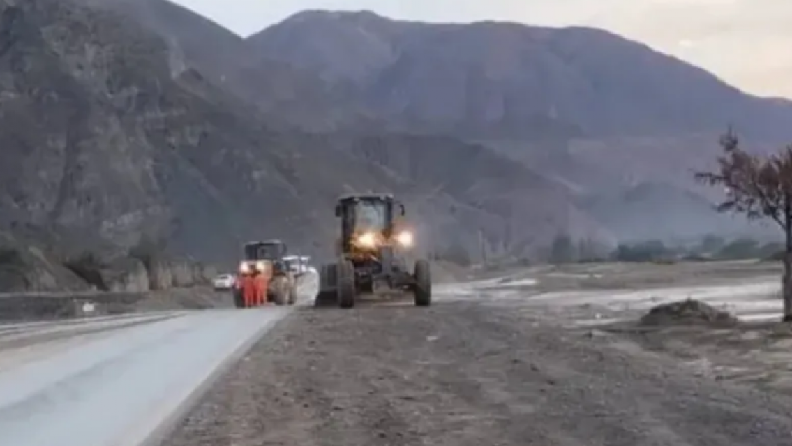 Alerta en rutas de Jujuy por derrumbes, baches y neblina