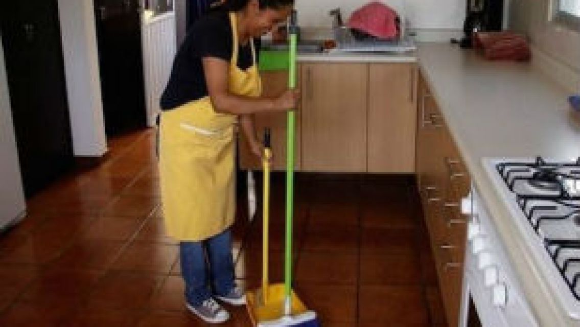 Aumento y bono para empleadas dom�sticas: cu�nto cobrar�n en agosto y septiembre