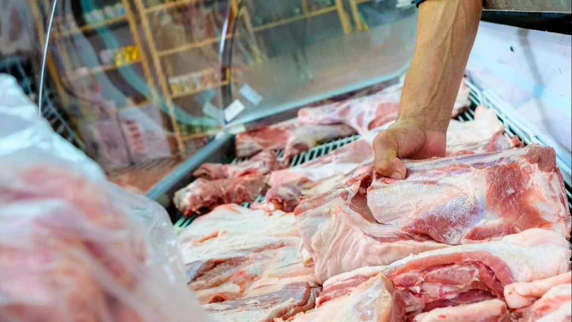 El asado se queda en casa: Fernández prohibió exportar estos cortes de carne
