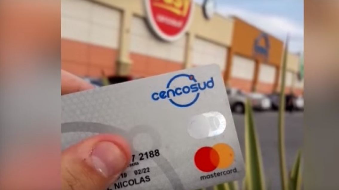 Cencosud no le aceptó dar de baja la tarjeta de crédito a un salteño y le cortó el teléfono