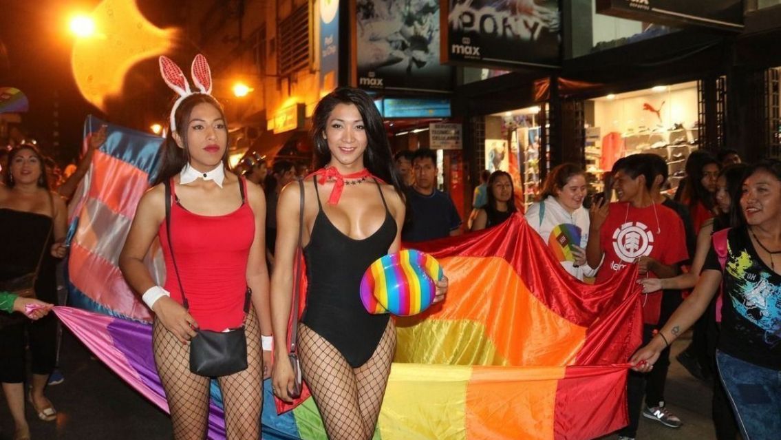 Frontera multicolor en Jujuy: primera marcha internacional de la diversidad