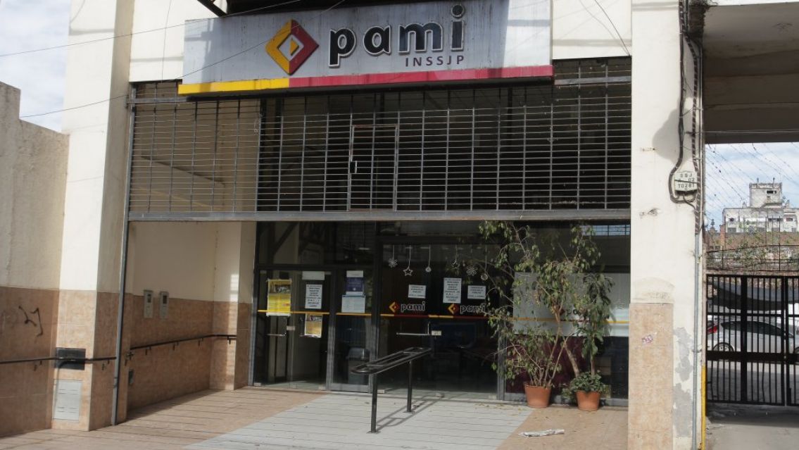 Abuelitos jujeños siguen sin atención por los incumplimientos de PAMI