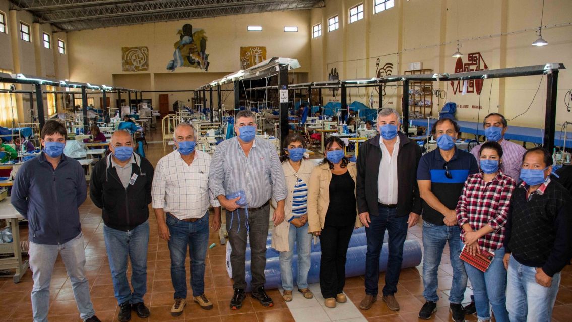 La Tupac Amaru hace 3.500 barbijos por día para el sistema sanitario de Jujuy