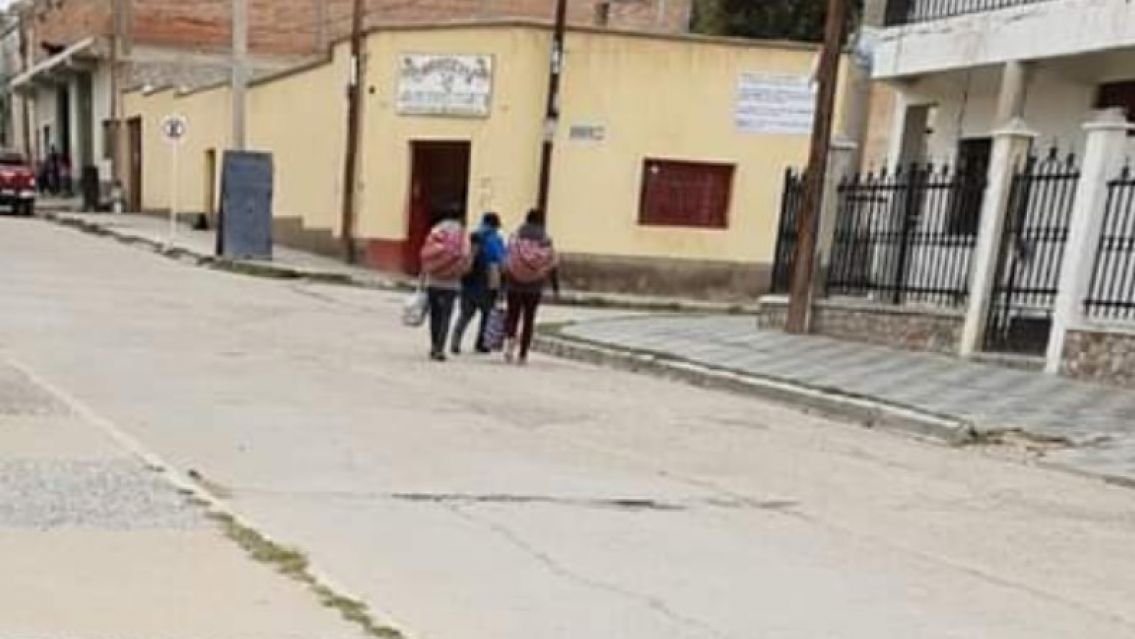 Bolivianos cruzaron a Jujuy para cobrar la asignación y los detuvieron